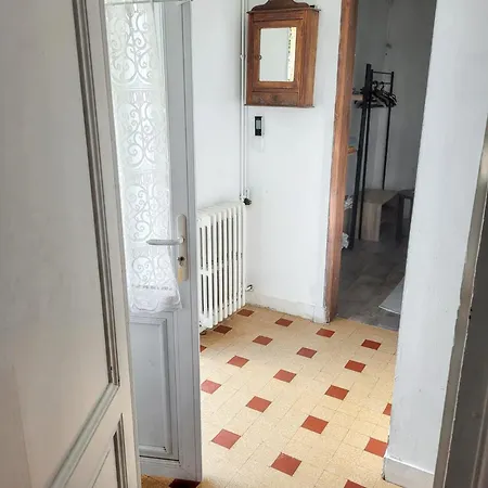 Chambre-studio Avec Coin Repas - 45m2 Apartment