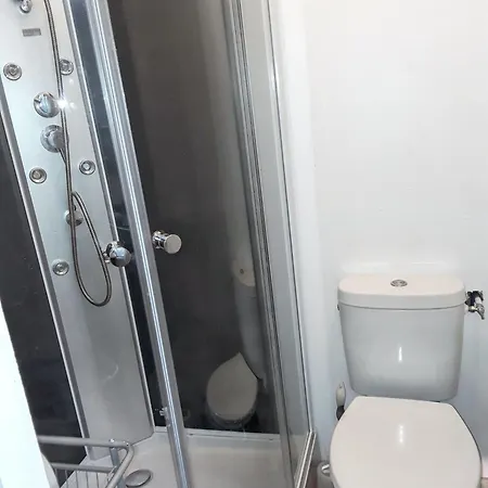 Chambre-studio Avec Coin Repas - 45m2 *