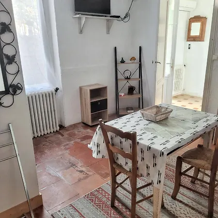 Apartment Chambre-studio Avec Coin Repas - 45m2 *