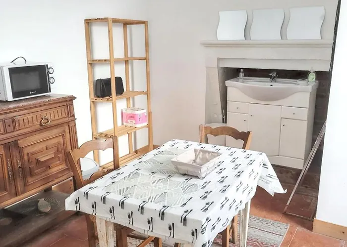 Chambre-studio Avec Coin Repas - 45m2 * Langon (Gironde)